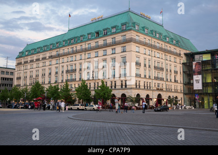 Hotel Adlon Kempinski sulla Pariser Platz, Berlin, Germania Foto Stock