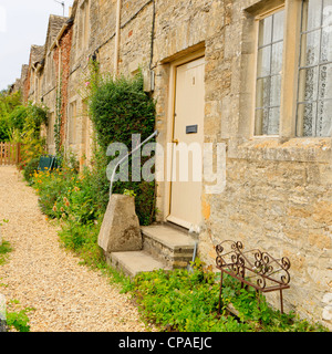 Case di città in Lower Slaughter. Cotswolds in Inghilterra sudoccidentale è designato come un AONB Foto Stock