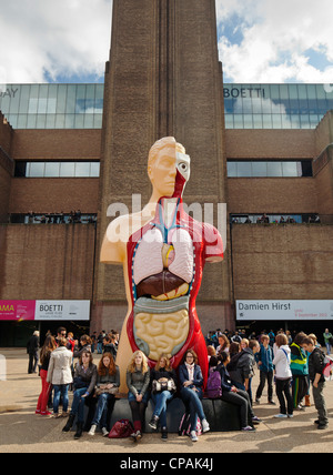 Damien Hirst s scultura inno al di fuori della Tate Modern. Foto Stock