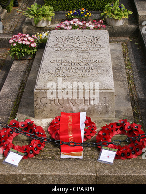 Tomba di Sir Winston Leonard Spencer Churchill e Lady Clementine Churchill, Bladon, Oxfordshire Foto Stock