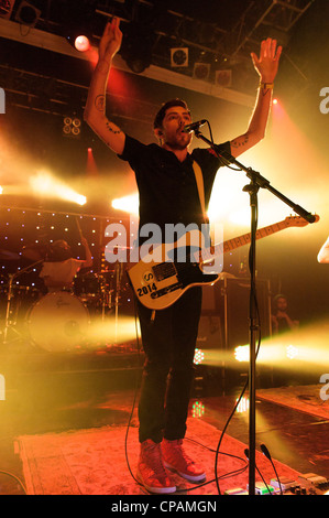 Twin Atlantic giocare KoKo di Camden Town, Londra il 17 aprile 2012. Persone nella foto: Sam McTrusty piombo (vocals, chitarra). Foto di Julie Edwards Foto Stock