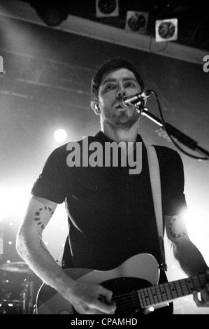 Twin Atlantic giocare KoKo di Camden Town, Londra il 17 aprile 2012. Persone nella foto: Sam McTrusty piombo (vocals, chitarra). Foto di Julie Edwards Foto Stock