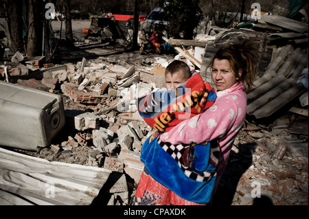 Gypsy bidonville di Puerta de Hierro, Madrid, Spagna. Essi si trovano di fronte gli sfratti e le loro case distrutte dal consiglio della città. Foto Stock