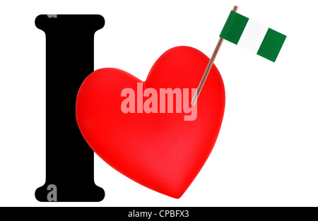 Bandierina su un cuore rosso e la parola che ho per esprimere il proprio amore per la bandiera nazionale della Nigeria Foto Stock