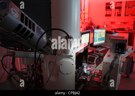 La polizia. Ufficio statale di indagini penali. Scena del Crimine indagini. La criminalità lab. Indagine tecnica delle prove . Foto Stock