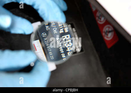 La polizia. Ufficio statale di indagini penali. Scena del Crimine indagini. La criminalità lab. Indagine tecnica delle prove . Foto Stock