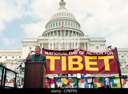 Attore Richard Gere parla al Rally per il Tibet presso il Campidoglio US Giugno 15, 1998 a Washington, DC. Tibetan-Americans lungo con centinaia di sostenitori si sono stretti per protestare contro la politica cinese verso il Tibet. Foto Stock