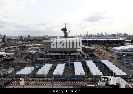 La sicurezza TENDE A GIOCHI OLIMPICI STADIUM Londra 2012 Foto Stock