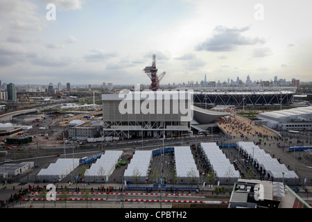 La sicurezza TENDE A GIOCHI OLIMPICI STADIUM Londra 2012 Foto Stock