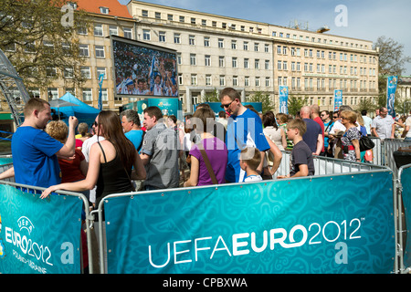 La UEFA evento, durante la quale l'originale UEFA Euro Cup viene presentato, Poznan, Polonia Foto Stock