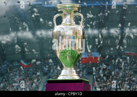 La UEFA evento, durante la quale l'originale UEFA Euro Cup viene presentato, Poznan, Polonia Foto Stock