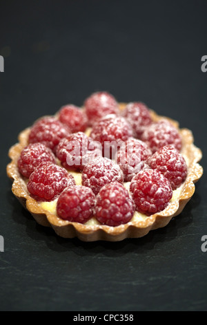 Crostata al limone con lamponi Foto Stock