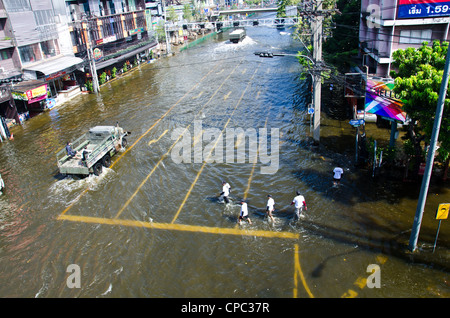 Scene da Bangkok durante la sua peggiore inondazione 2011 Foto Stock