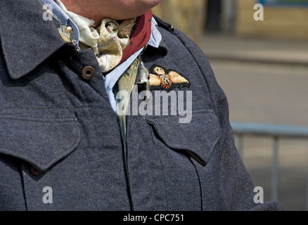 Primo piano del badge di insignia ricamata RAF su Uniform England Regno Unito GB Gran Bretagna Foto Stock