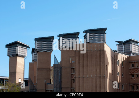 Università di Coventry Lanchester edificio della biblioteca, Coventry, England, Regno Unito Foto Stock