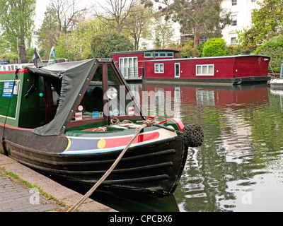 Waterside barca stretta cafe in Little Venice, Paddington, Londra Ovest, dove il Grand Union Canal incontra il Regent's Canal Foto Stock