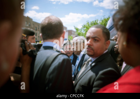 Harlem Congressman Charles Rangel appare a un'approvazione per la sua rielezione di fronte al Bronx County Building a new york Foto Stock