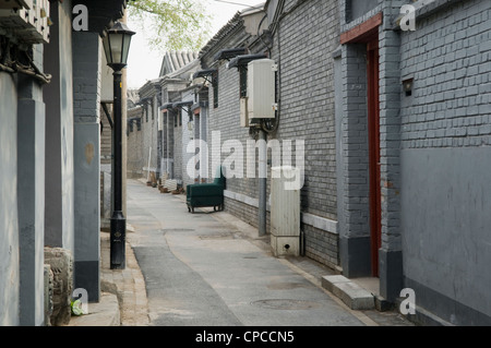 Una poltrona in un hutong di Pechino CINA Foto Stock