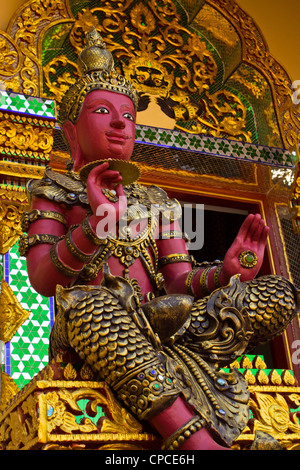 Tempio thailandese statue di Vishnu Foto Stock