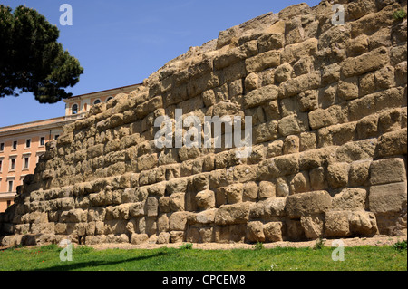 Italia, Roma, Mura Serviane Foto Stock