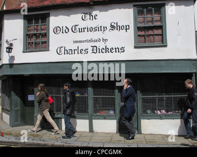 Il vecchio negozio di curiosità, menzionato da Charles Dickens vicino Lincoln' s Inn, Londra, Inghilterra, Regno Unito Foto Stock