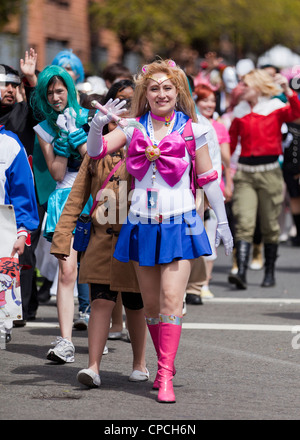 La donna caucasica in Sailor Moon costume in cosplay - San Francisco,  California USA Foto stock - Alamy