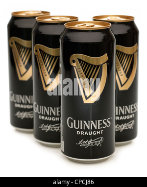 Quattro lattine di Guinness alla spina Foto Stock