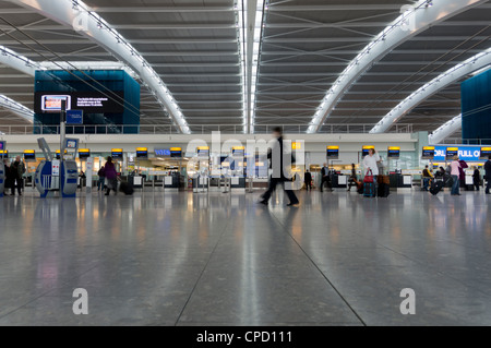 Aeroporto di Heathrow Terminal 5 interno, London, England, Regno Unito, Europa Foto Stock