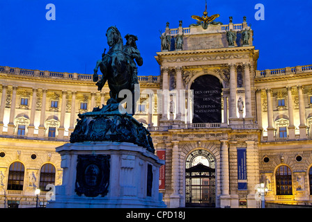 Heldenplatz e Hofburg, Sito Patrimonio Mondiale dell'UNESCO, Vienna, Austria, Europa Foto Stock