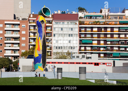 Dona i ocell (donna e uccello) scultura di Joan Miro Park, l'quartiere Eixample, Barcellona, in Catalogna, Spagna, Europa Foto Stock