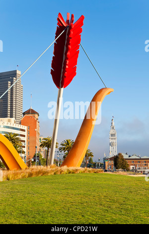 Arco e frecce di una scultura in Rincon Park, Embarcadero, San Francisco, California, Stati Uniti d'America, America del Nord Foto Stock