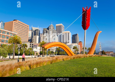 Arco e frecce di una scultura in Rincon Park, Embarcadero, San Francisco, California, Stati Uniti d'America, America del Nord Foto Stock