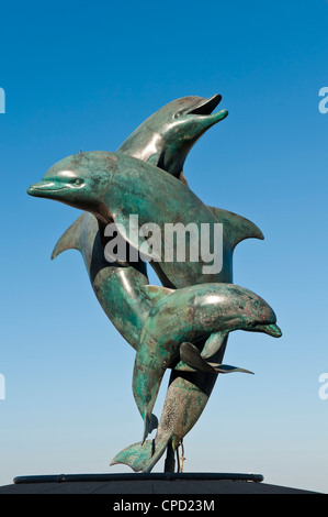 L'Amicizia scultura fontana sul Malecon Puerto Vallarta, Jalisco, Messico, America del Nord Foto Stock