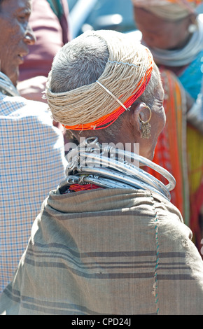 Bonda tribeswoman indossando scialle, Rayagader, Orissa, India Foto Stock
