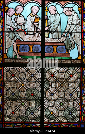 Vetrata raffigurante Sainte Geneviève la vita, il chiostro della cattedrale di Notre Dame de Paris cathedral, Parigi, Francia, Europa Foto Stock