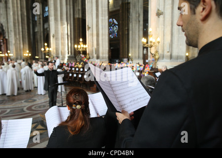 Coro nella chiesa di Saint-Eustache, Parigi, Francia, Europa Foto Stock