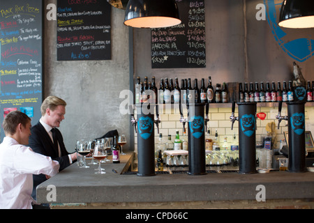 Brew dog Bar Camden Londra Inghilterra REGNO UNITO Foto Stock