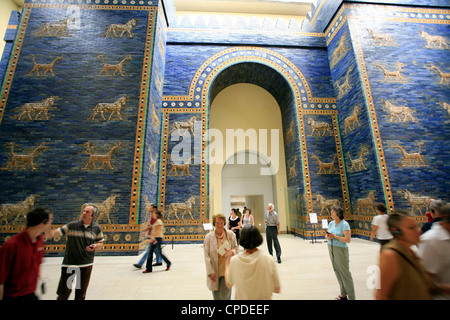 Ishtar Gate, Pergamon Museum di Berlino, Germania, Europa Foto Stock