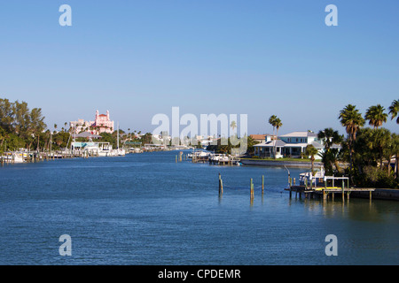 Passare una griglia, San Pietroburgo Beach, costa del Golfo della Florida, Stati Uniti d'America, America del Nord Foto Stock