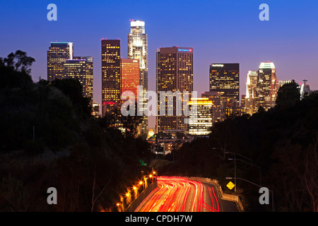 Pasadena Freeway (CA autostrada 110) che conduce al centro di Los Angeles, California, Stati Uniti d'America, America del Nord Foto Stock