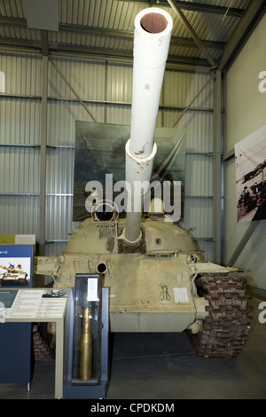 Sovietico / Russo T-62 serbatoio catturato dall'esercito iracheno nel 1991: mostrare sul visualizzatore in corrispondenza del serbatoio Museum, Bovington, DORSET REGNO UNITO Foto Stock