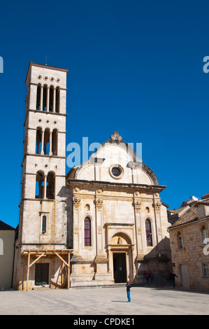 Cattedrale di St Stephens a Trg Sv Stjepana piazza principale la citta di Hvar Hvar Dalmazia Croazia Europa Foto Stock