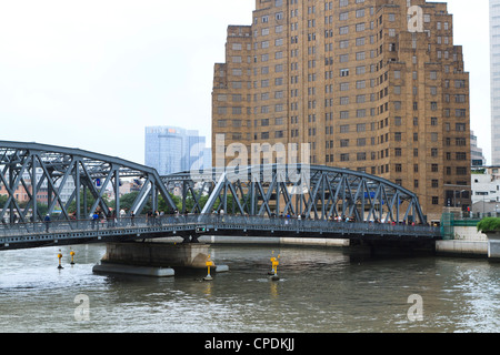 Ponte Waibaidu (Giardino ponte) oltre a Suzhou Suzhou Creek, il primo ponte in acciaio in Cina, costruito 1908, Shanghai, Cina e Asia Foto Stock