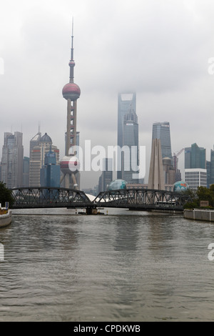 Ponte Waibaidu (Giardino ponte) oltre a Suzhou Suzhou Creek, Shanghai, Cina Foto Stock