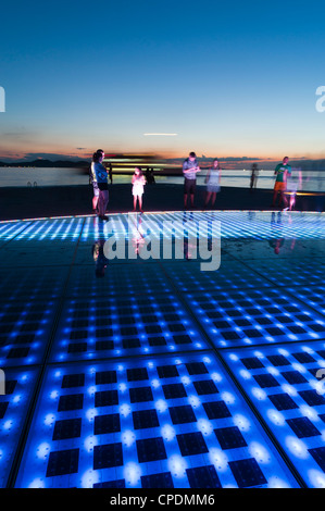 Pozdrav Zuncu (Sun Salutation) monumento dell'architetto Nikola Basic, Zadar Zadar County, regione di Dalmazia, Croazia, Europa Foto Stock