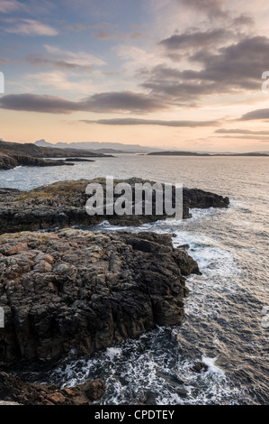 Le rocce che guarda al mare, Scotland, Regno Unito Foto Stock