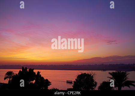 Il fiume Nilo ad Aswan, Egitto, Africa Settentrionale, Africa Foto Stock