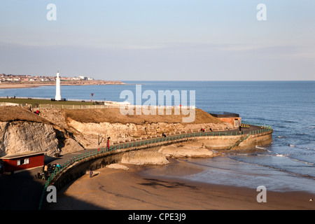 A Seaburn Faro e Spiaggia Sunderland, Tyne and Wear, England, Regno Unito, Europa Foto Stock