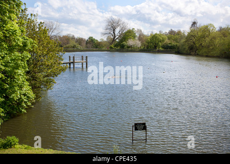 Uomini laghetto balneabile, Hampstead Heath, London, England, Regno Unito Foto Stock