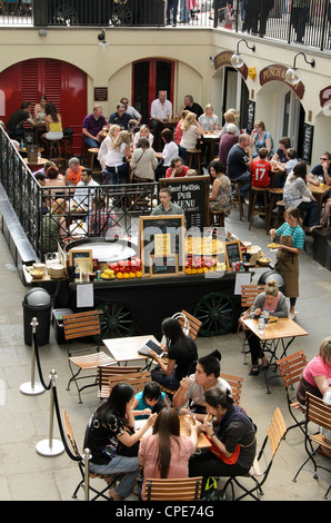 I clienti del ristorante - Covent Garden di Londra - Inghilterra Foto Stock